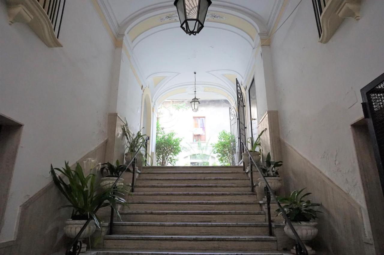 Elegante Appartamento Centro Storico Катания Экстерьер фото